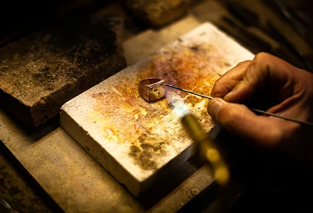 Cut The Raw Materialaccording To The Drawing