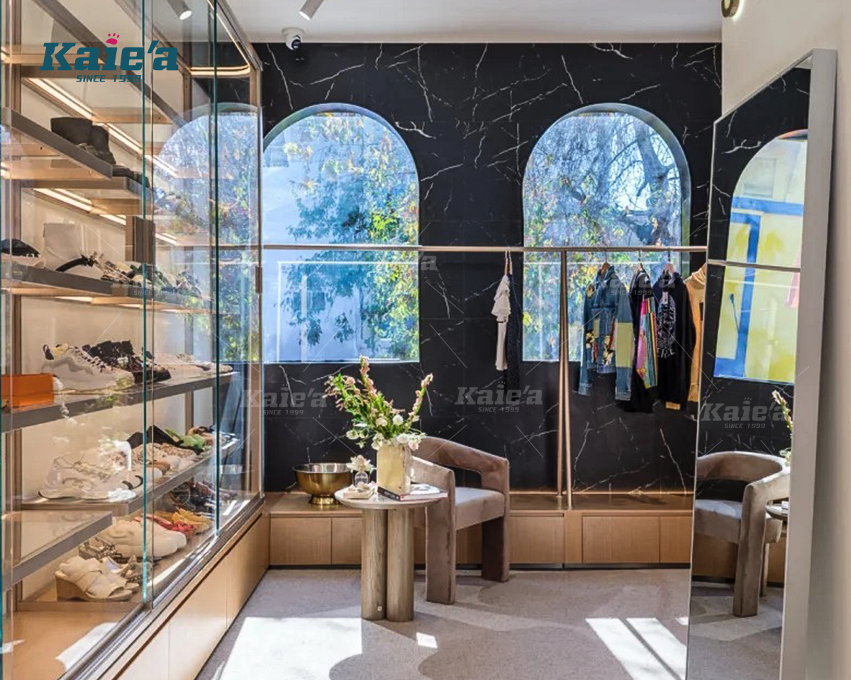 Luxury U Corner Apparel Display Stand